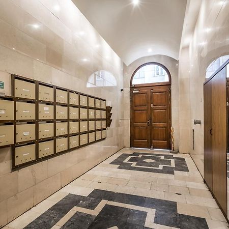 Central Premier Apartment Budapest Luaran gambar