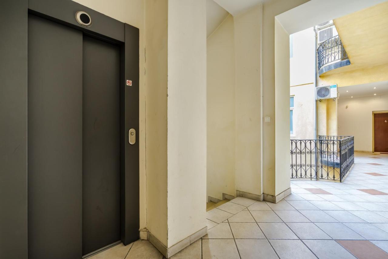 Central Premier Apartment Budapest Luaran gambar