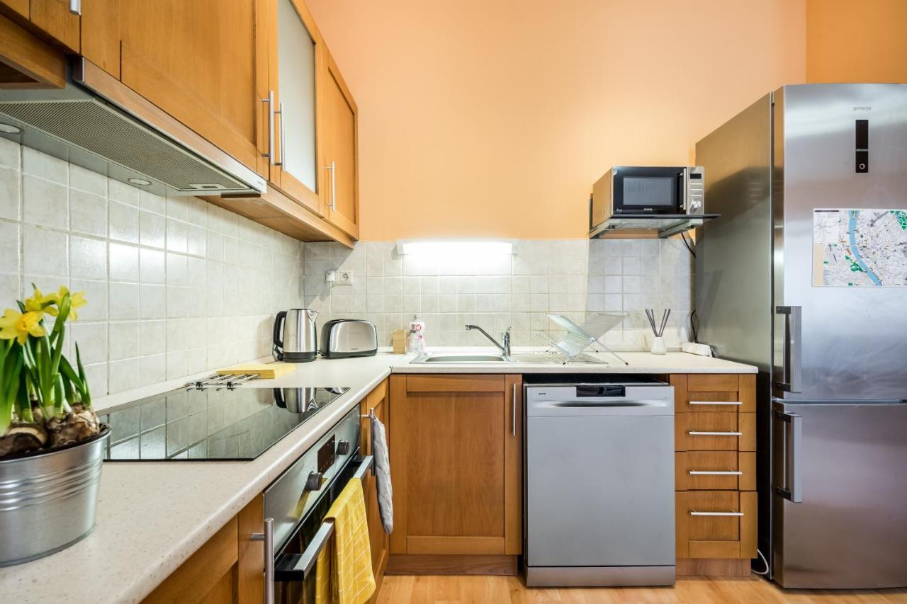 Central Premier Apartment Budapest Luaran gambar